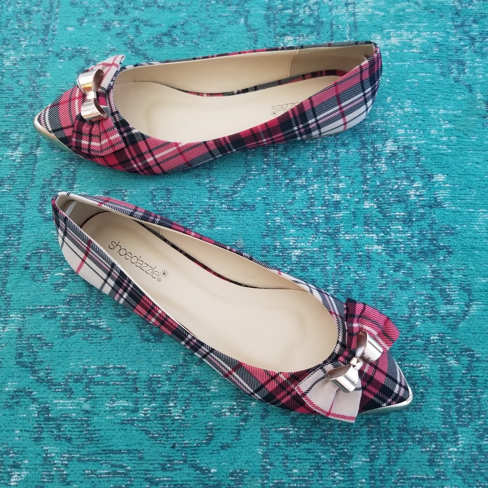 Brand new in box Shoedazzle Flats